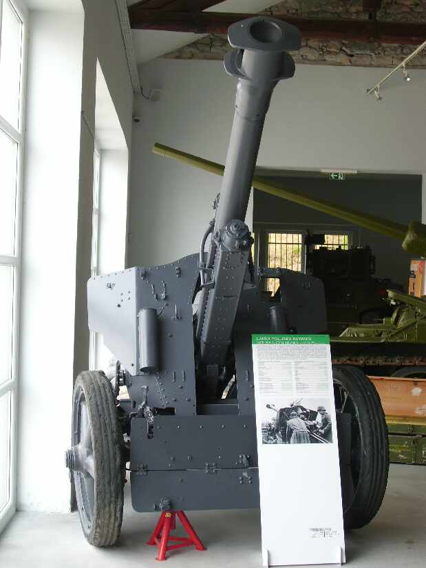 083 - Slovinsko - vojenské muzeum u města Pivka